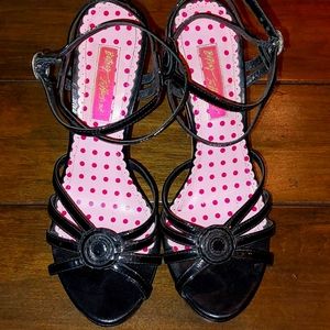 Betsey Johnson black Patent Leather ankle strap heels size 6 1/2